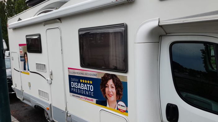In tour per sostenere Disabato, parte il camper del M5S In tour per sostenere Disabato, parte il camper del M5S