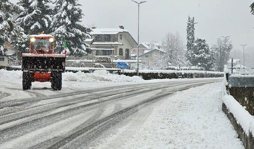 Meteo, Cirio: "Massima prudenza. La neve bagnata è molto pericolosa" Meteo, Cirio: "Massima prudenza. La neve bagnata è molto pericolosa"