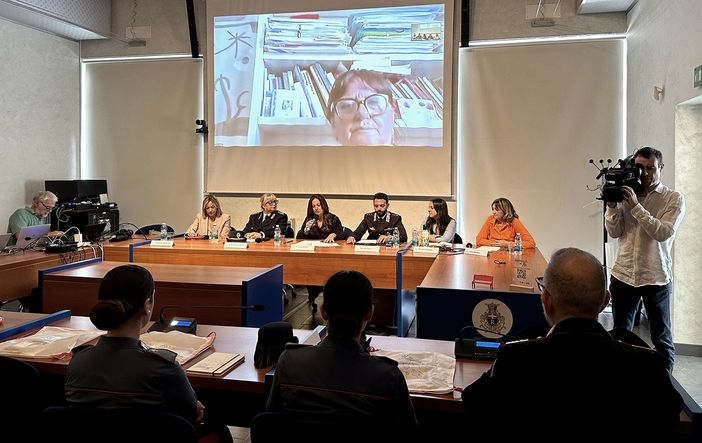 A Rivoli già nove comunicazioni per stalking nel 2025: torna l'evento sulla violenza di genere "Innamòrati di Te" A Rivoli già nove comunicazioni per stalking nel 2025: torna l'evento sulla violenza di genere "Innamòrati di Te"