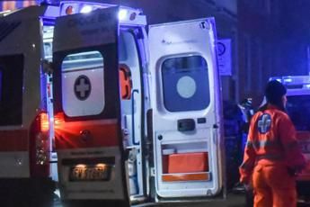 Auto contro bus nel barese, morti due giovanissimi: grave un 19enne Auto contro bus nel barese, morti due giovanissimi: grave un 19enne