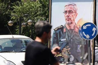 Iran spegne WhatsApp e Telegram: "Israele li usa per uccidere" Iran spegne WhatsApp e Telegram: "Israele li usa per uccidere"