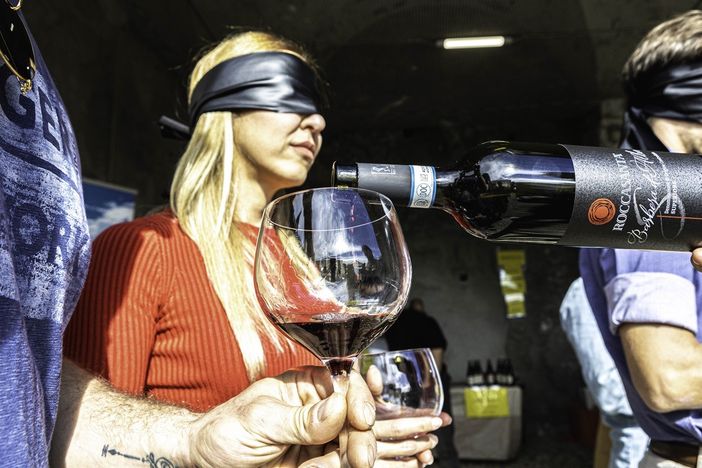 In occasione dell'ultima settimana di "Vendemmia a Torino - Grapes in Town", la degustazione alla cieca si apre a tutti, in un'ottica di inclusività In occasione dell'ultima settimana di "Vendemmia a Torino - Grapes in Town", la degustazione alla cieca si apre a tutti, in un'ottica di inclusività
