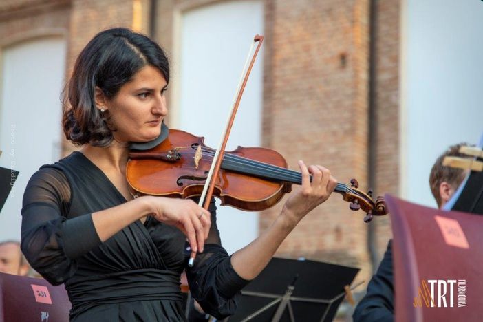 A Venaria Felix Mildenberger dirige la Filarmonica TRT in "Enigma"