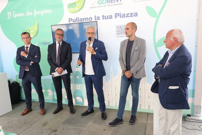 A Venaria "Puliamo La tua Piazza"