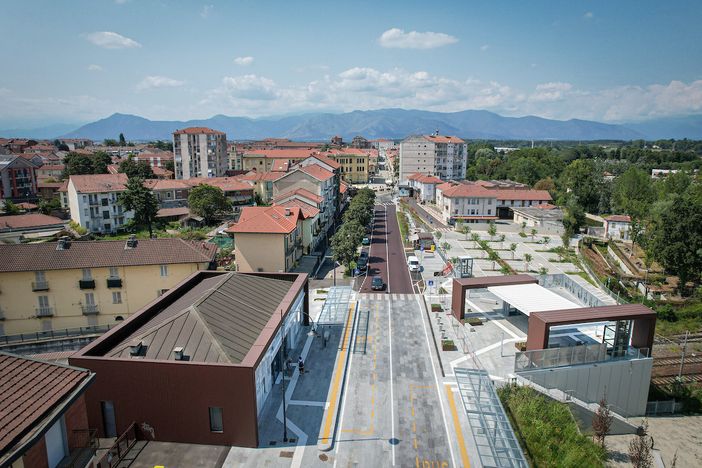 stazione ferroviaria di Venaria con movicentro stazione ferroviaria di Venaria con movicentro