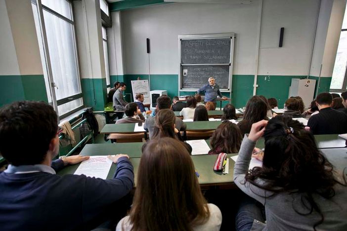 In Piemonte crescono gli iscritti alle scuole professionali, in calo licei e istituti tecnici In Piemonte crescono gli iscritti alle scuole professionali, in calo licei e istituti tecnici