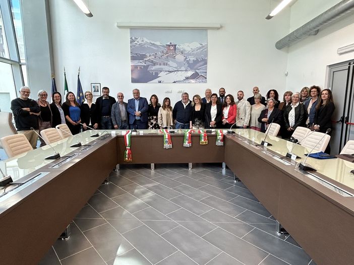 Foto di gruppo degli esponenti di tutti i Comuni coinvolti