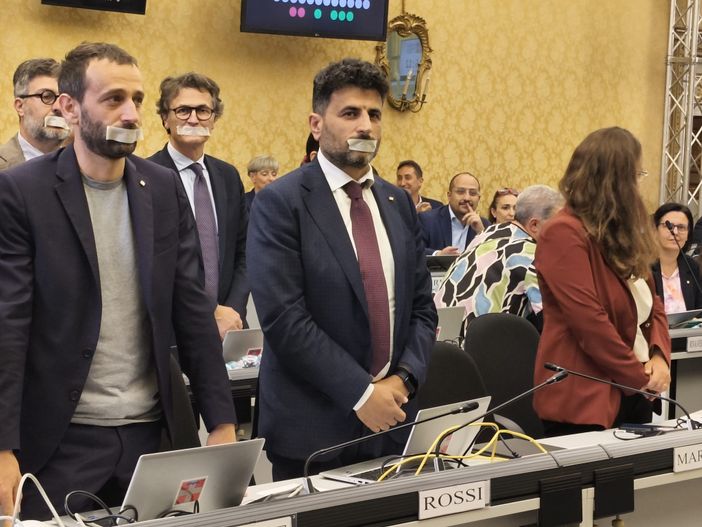 Momenti di bagarre durante l'ultimo Consiglio regionale Momenti di bagarre durante l'ultimo Consiglio regionale