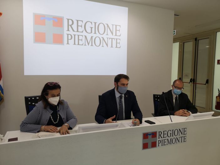 Al centro l'assessore Maurizio Marrone