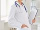 Oltre 1 medico su 2 donna ma parità lontana, solo 19% tra primari