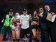 Scontro sul ring tra due atlete di kick &amp; punch