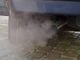 marmitta che emette gas di scarico