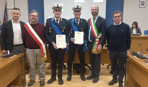 Collegno premia il comandante della Polizia locale Galletta e il commissario Sandri