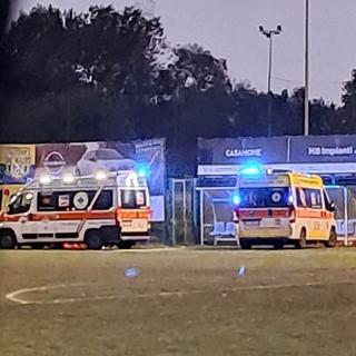 Il giovane calciatore stramazza in campo, l’allenatore gli salva la vita: a San Mauro vince il coraggio