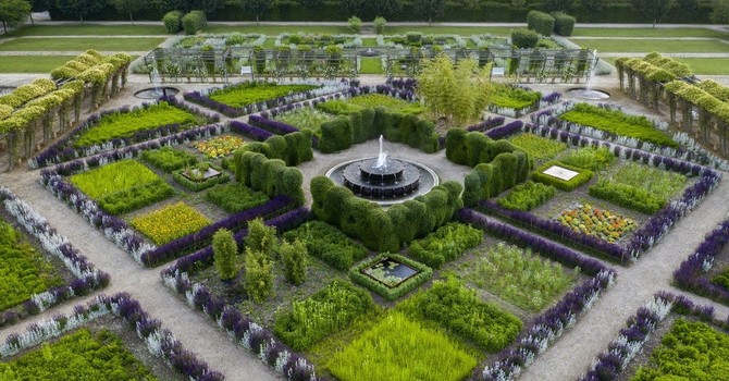 Le siepi e la fontana nei giardini di Venaria Reale Le siepi e la fontana nei giardini di Venaria Reale