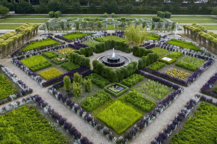 Le siepi e la fontana nei giardini di Venaria Reale Le siepi e la fontana nei giardini di Venaria Reale