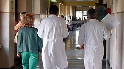 Covid, il sindacato dei medici scrive a Cirio e al ministro Speranza: &quot;In Piemonte serve un lockdown totale&quot;