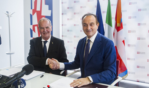 Il ministro Calderoli insieme al presidente Cirio Il ministro Calderoli insieme al presidente Cirio