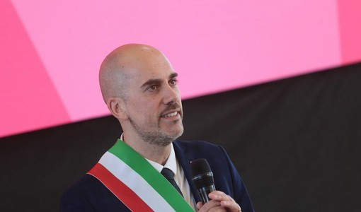 Le civiche "incoronano" Giulivi sindaco a Venaria, Cirio: "Un segnale per area moderata"