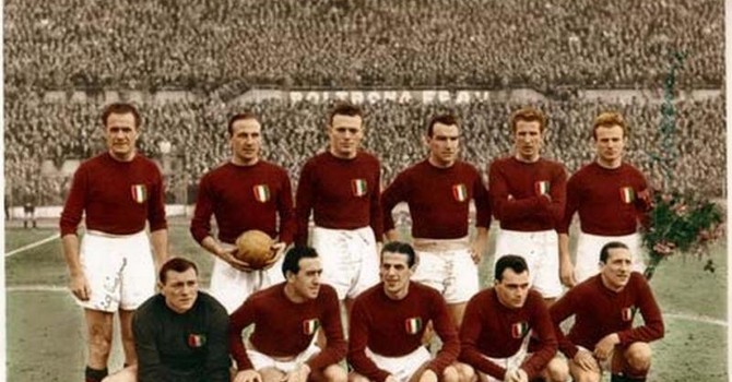 L'immagine più iconica dei campioni del Grande Torino