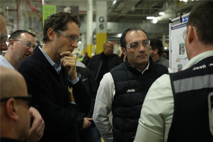 John Elkann e Antonio Filosa presso lo stabilimento di Sterling Heights negli Stati Uniti John Elkann e Antonio Filosa presso lo stabilimento di Sterling Heights negli Stati Uniti