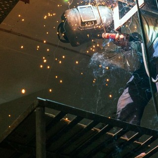 Lavorare in ambienti confinati: cisterne, silos e vasche, i rischi che richiedono una formazione specifica