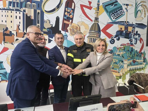 Siglata la convenzione tra Regione Piemonte e vigili del fuoco Siglata la convenzione tra Regione Piemonte e vigili del fuoco