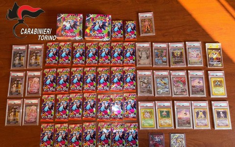 Rientra dal Lucca Comics e gli rubano 20 mila euro di carte Pokémon e One Piece: due denunciati