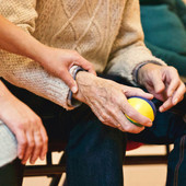Nuovi strumenti per accompagnare chi soffre di Alzheimer