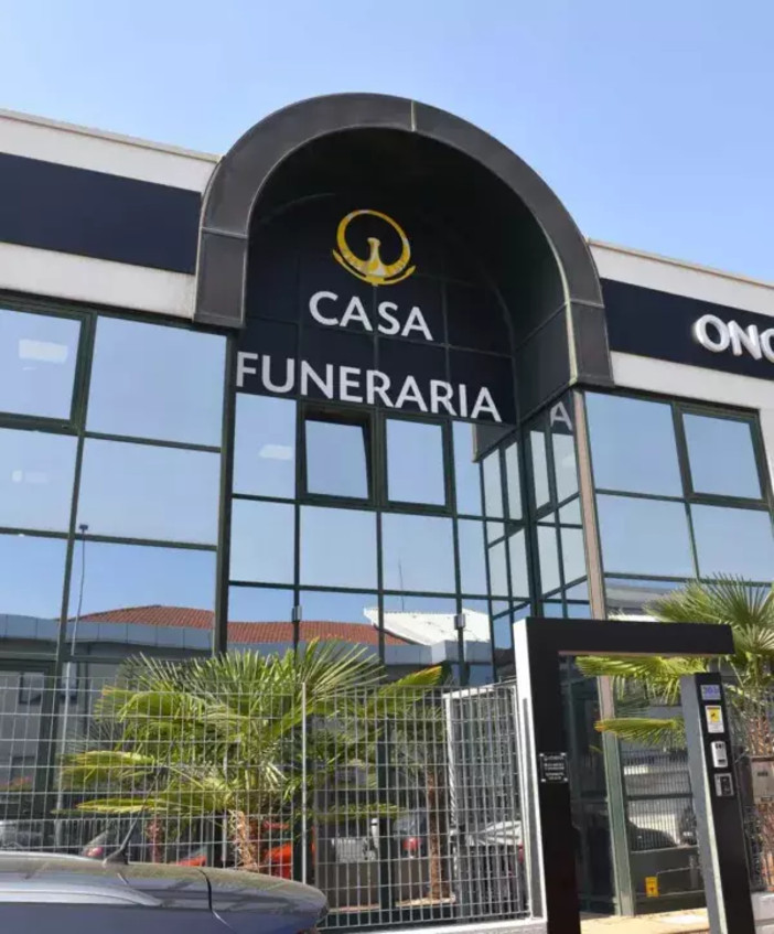 Apre a Venaria la nuova Casa Funeraria di Athena Onoranze Funebri: uno spazio di dignità e accoglienza per la comunità. Apre a Venaria la nuova Casa Funeraria di Athena Onoranze Funebri: uno spazio di dignità e accoglienza per la comunità.