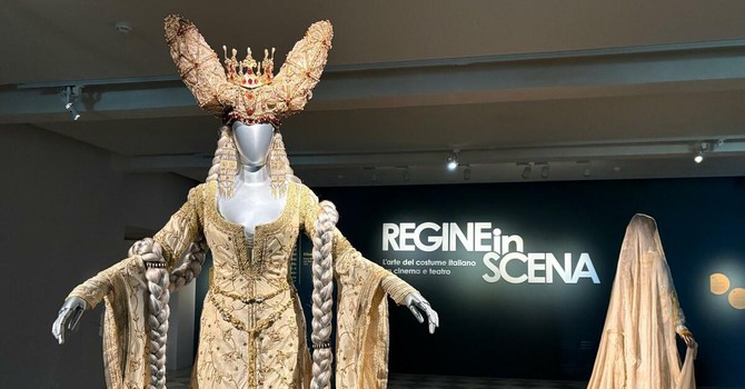 Gli abiti delle star e delle storie da sogno alla Reggia di Venaria