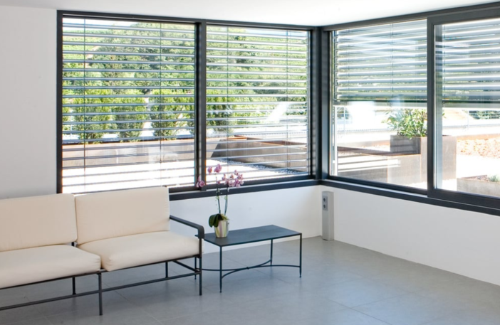 Serramenti in PVC a Torino: cosa valutare prima di scegliere il rivenditore giusto