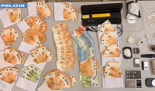 Madonna di Campagna, hashish e proiettili nelle cantine della case popolari "Le Torri"