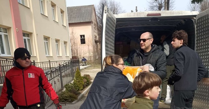 Rientrati dalla missione umanitaria in Ucraina i volontari dei Vigili del Fuoco Rientrati dalla missione umanitaria in Ucraina i volontari dei Vigili del Fuoco