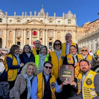 Solidarietà senza confini: i Lions del Nord-Ovest premiano l'impegno di Papa Leone XIV