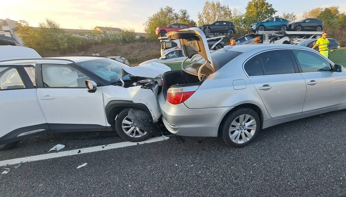 Maxi tamponamento sulla tangenziale nord: otto veicoli coinvolti e traffico in tilt Maxi tamponamento sulla tangenziale nord: otto veicoli coinvolti e traffico in tilt