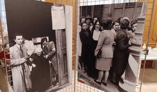Immagini delle prime donne al voto nel 1946 Immagini delle prime donne al voto nel 1946