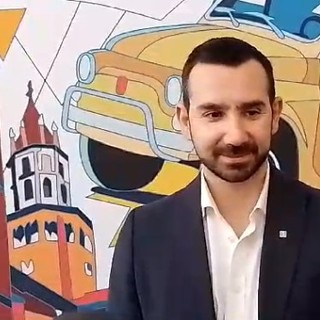 La Regione chiude i rubinetti: adesso tutte le sue auto si lavano a secco