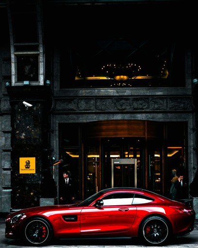 Quanto prima bisogna prenotare una auto di lusso? Quanto prima bisogna prenotare una auto di lusso?