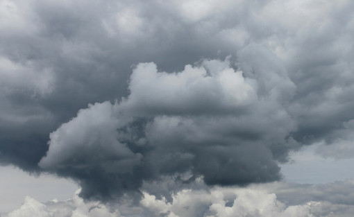 Meteo: a Torino l'autunno si fa sentire con cieli grigi e uggiosi, ma senza grandi piogge