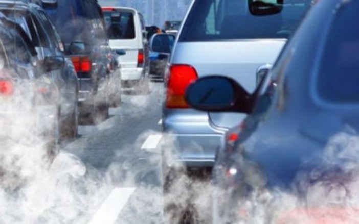 auto smog tubo di scappamento