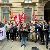 protesta di fronte a Palazzo lascaris