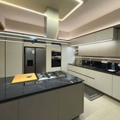 Cartongesso in ristrutturazione: far sparire impianti, arredi e luce per uno spazio più pulito