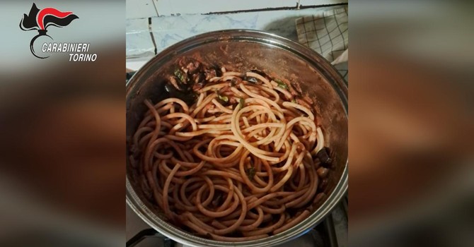 Venaria Reale: si finge chef, organizza una cena e narcotizza gli spaghetti di un 68enne per derubarlo