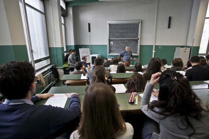In Piemonte crescono gli iscritti alle scuole professionali, in calo licei e istituti tecnici