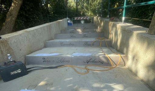 14 scalini dedicati a 15 donne della Resistenza 14 scalini dedicati a 15 donne della Resistenza