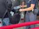Roma, controlli di polizia con metal detector in una scuola a Tor Bella Monaca Roma, controlli di polizia con metal detector in una scuola a Tor Bella Monaca
