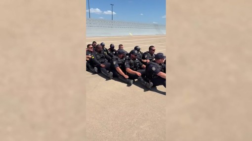 Mondiali 2026, anche la polizia di Dallas omaggia la Norvegia con la Viking Row Mondiali 2026, anche la polizia di Dallas omaggia la Norvegia con la Viking Row
