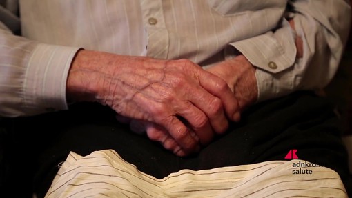 Farmaci, Parkinson: Ce approva nuova formulazione di levodopa/carbidopa per benefici prolungati Farmaci, Parkinson: Ce approva nuova formulazione di levodopa/carbidopa per benefici prolungati