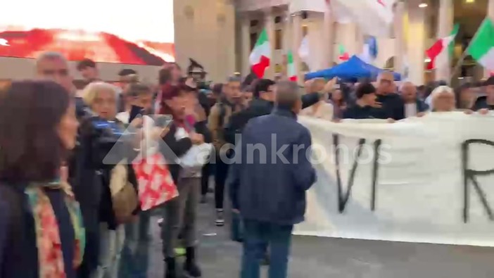 "Vi remigreremo tutti", tensione alla manifestazione dei giovani di centrodestra a Milano